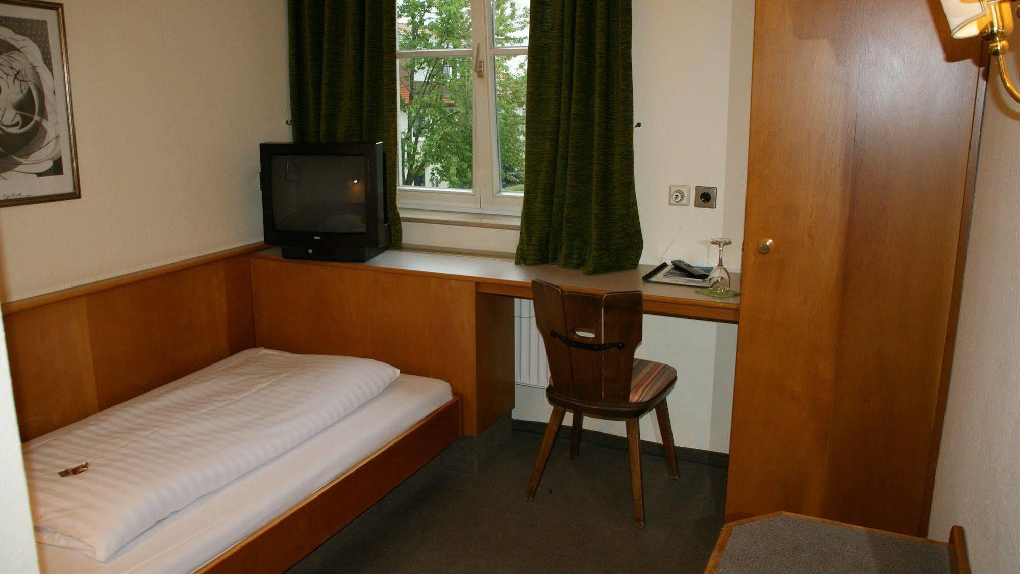 Hotel Engel Улм Екстериор снимка